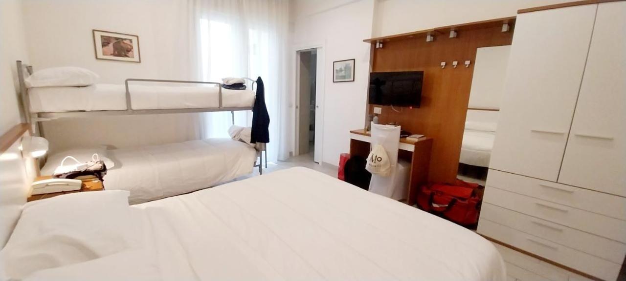 Hotel Brotas Rimini Exterior foto